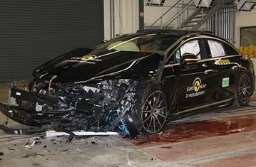 Mercedes-Benz EQS › Crash test