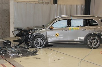 Mercedes-Benz GLA › Crash test