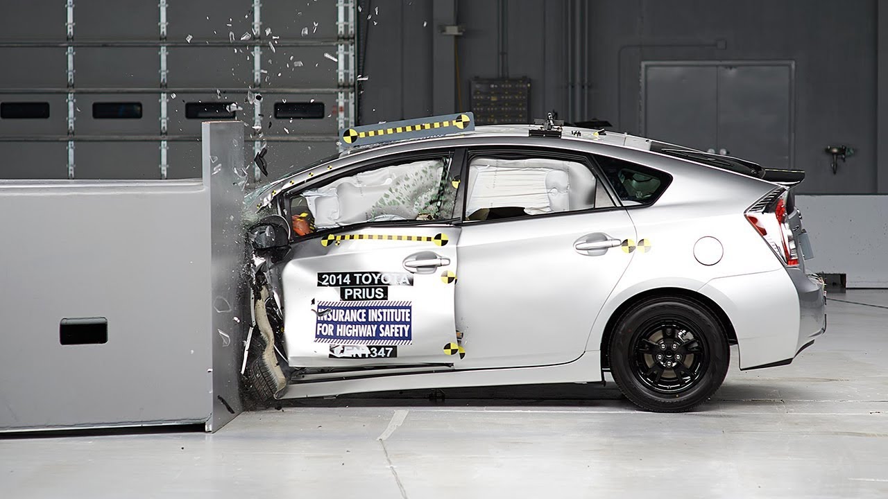 Toyota Prius › Краш-тест