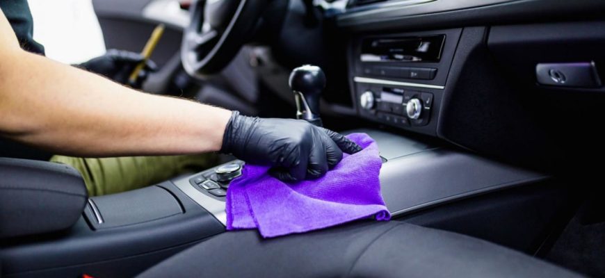 4 vigtige ting at vide om indvendig rengøring af bilen
