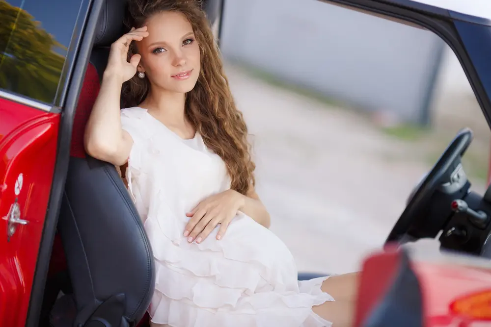 Безопасно ли водить машину на 8 месяце беременности?