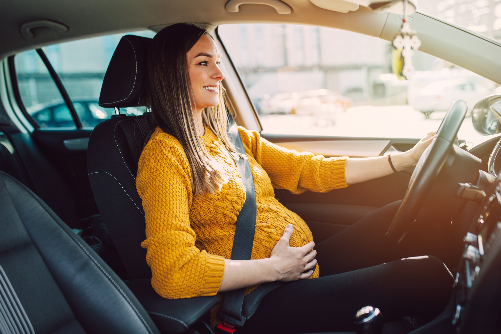Безопасно ли водить машину в первом триместре беременности?