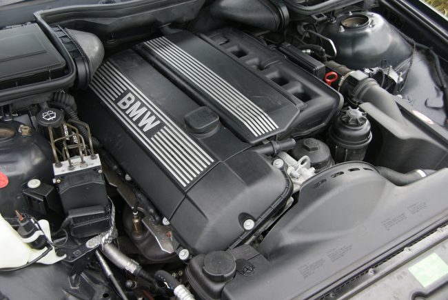 Mesin Audi 4.2 v8 - spesifikasi powertrain