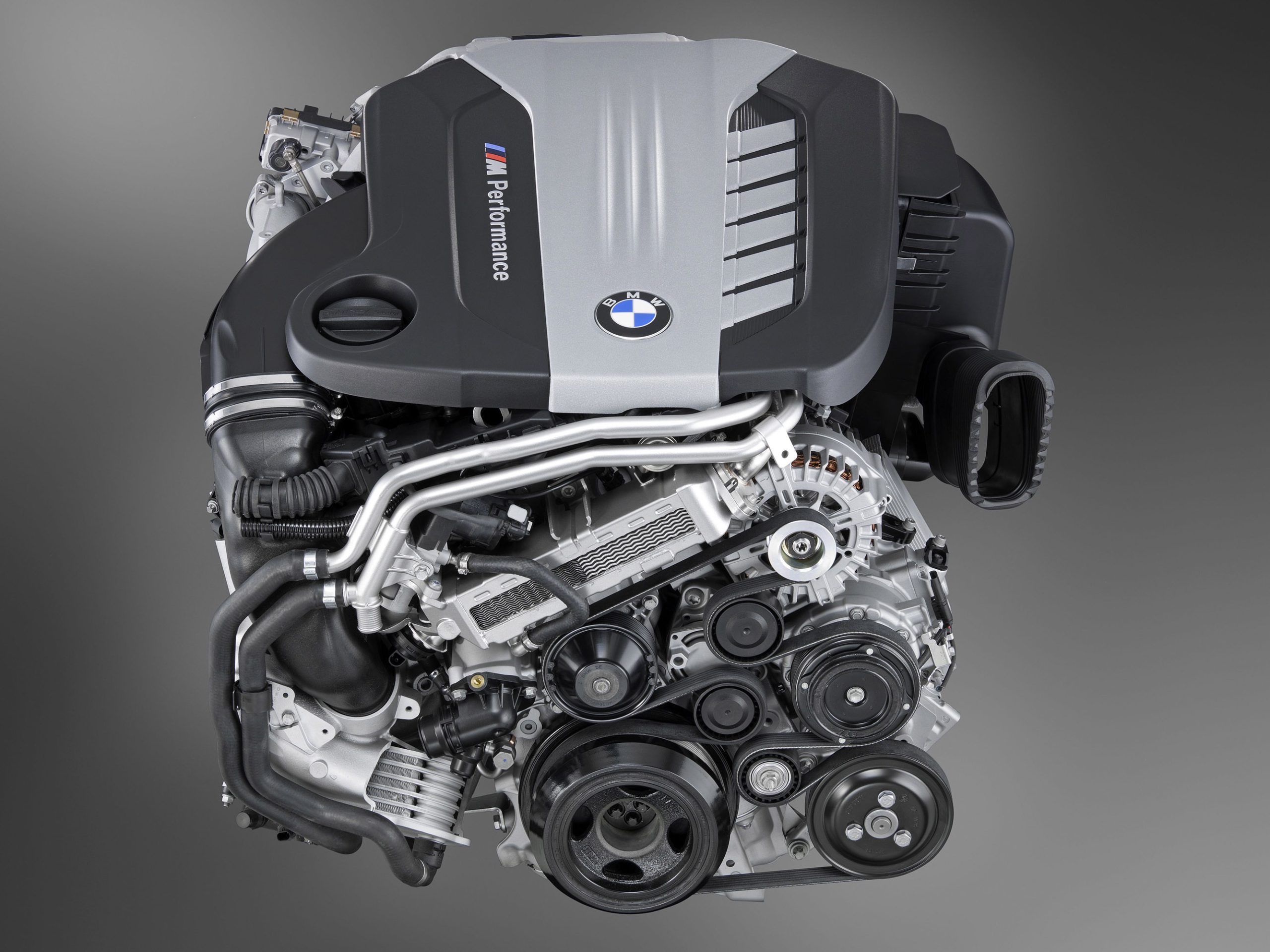 2.0 TSi двигател в три поколения от Volkswagen. Какво характеризира мотор от семейството EA888?
