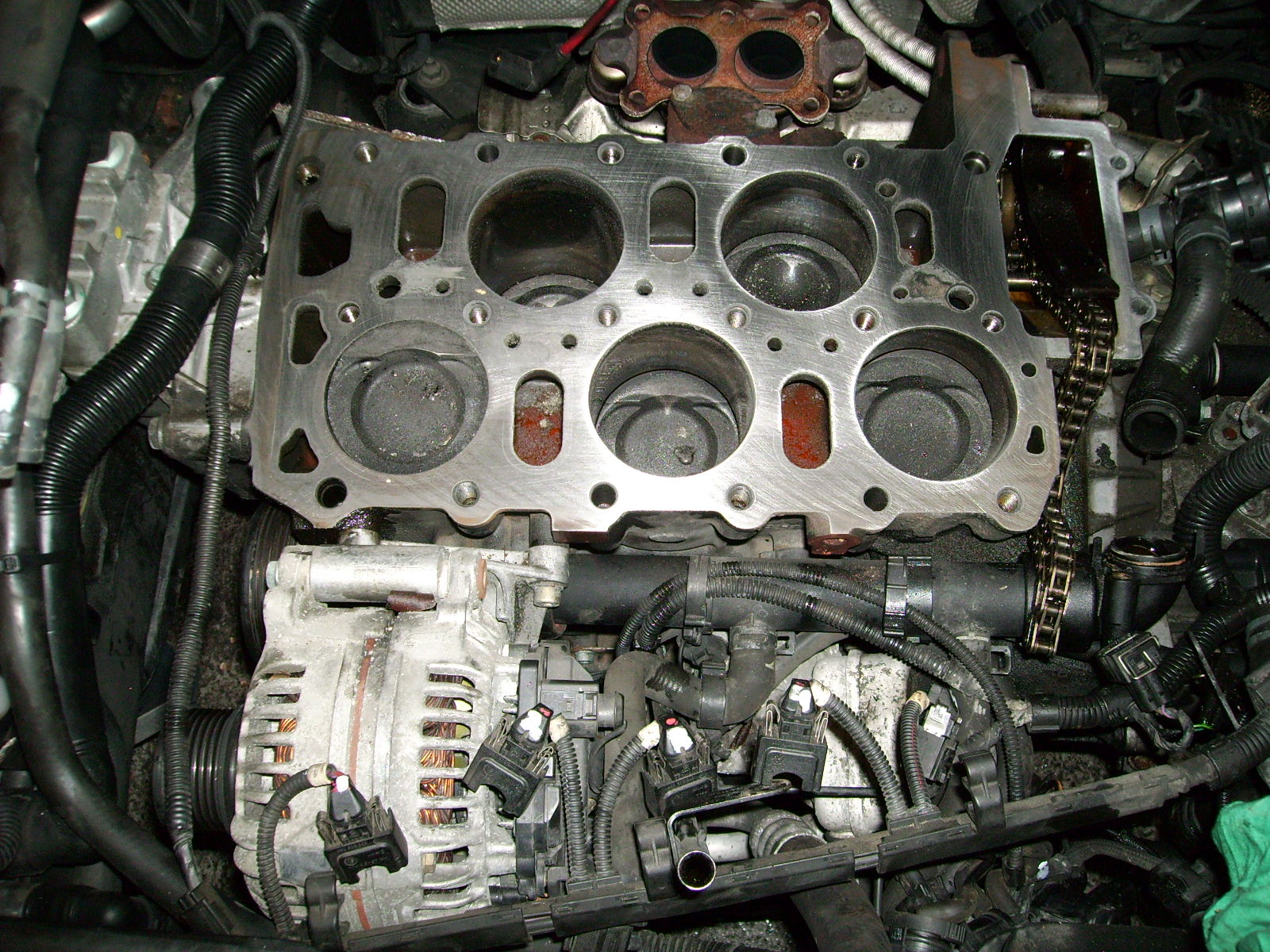 Volkswagen V5 Engine - Ass den 2.3 V5 150KM an 170KM Motor haut de recommandéierten Design?