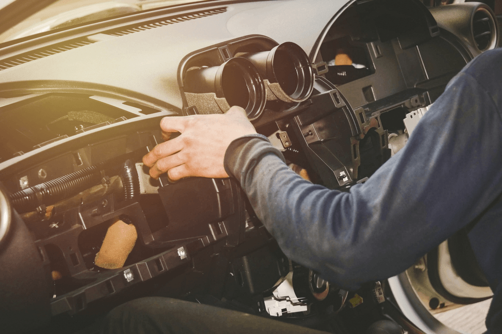Трещины на приборной панели: ремонт и обслуживание автомобиля