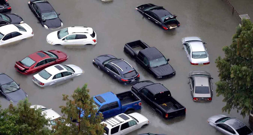 Làm thế nào để kiểm tra ô tô của bạn để tìm hư hỏng do nước
