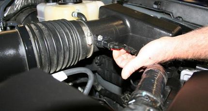 汽车中的摆锤是什么？ 设计、操作、磨损迹象和悬架更换