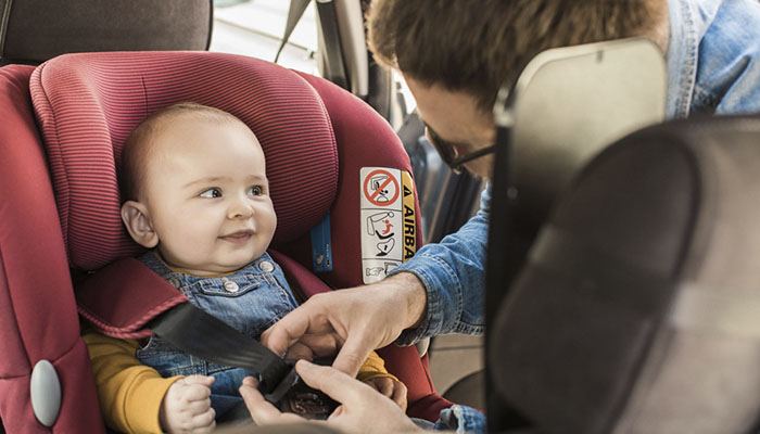 Как уговорить ребенка сесть в автокресло