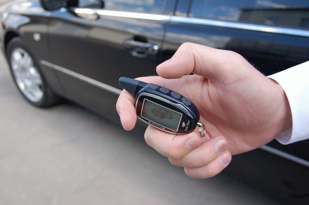 Es pot sobreescalfar la bateria d'un cotxe quan fa calor?