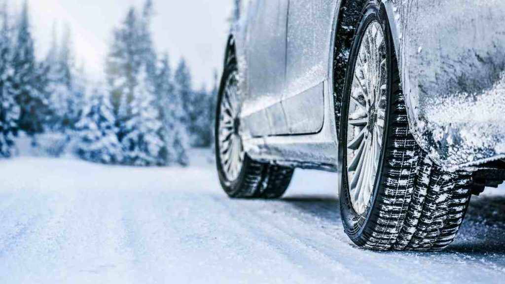 Какие зимние шины для легковых автомобилей выбрать и где их купить?