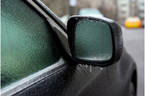 Миење автомобил во зима - дали вреди и како да го направите тоа?