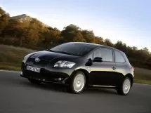 Какой привод у Тойота Аурис?