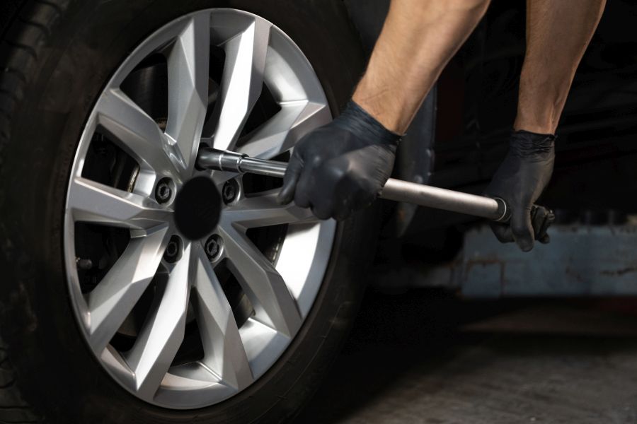 Момент затяжки колес - важно ли это? Как правильно затянуть колесные болты на автомобиле?