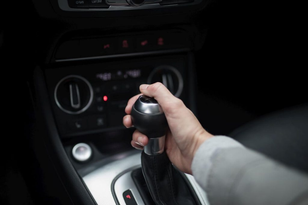 Переключение передач в автомобиле – как это сделать правильно? Руководство для водителя