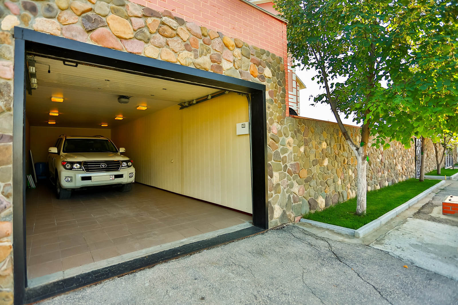 Acquistare un terreno per la costruzione di garage: è redditizio?