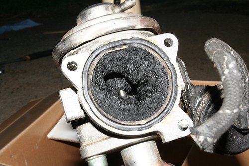 Gejala relai pompa bahan bakar yang buruk atau rusak