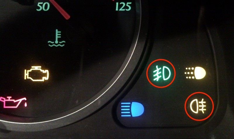 Како да решите проблем со автомобил што не реагира на педалата за гас
