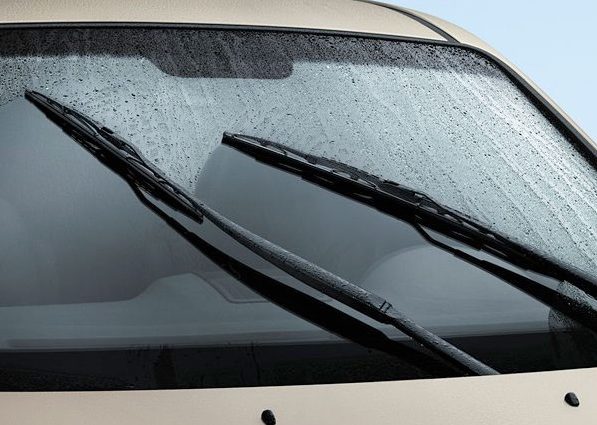 Symptoms Of A Bad Or Faulty Windshield Wiper Blade - AvtoTachki