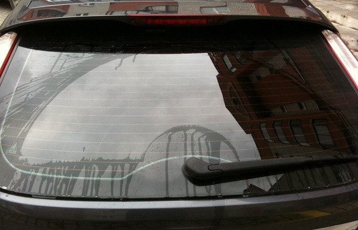 อาการของการสื่อสารที่ปัดน้ำฝนกระจกหน้ารถไม่ดีหรือผิดพลาด
