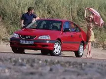 Сколько мест в Тойота Авенсис