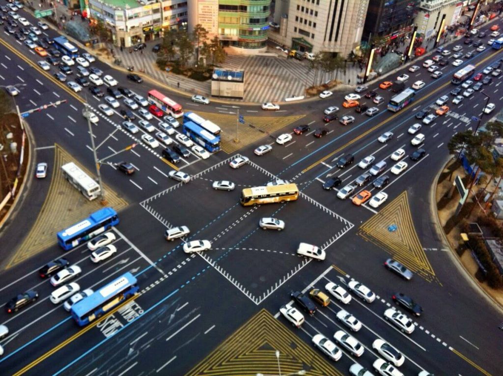 Транспортная развязка - что это такое? Что говорит ПДД о приоритете на равнозначном перекрестке? Информация для водителей!