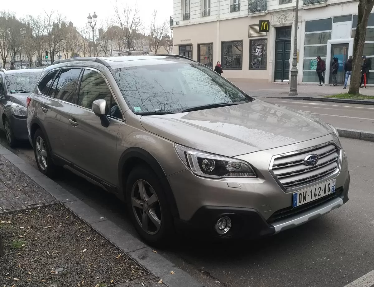 Загрузите детей и собаку для этих лучших семейных автомобилей за эти годы