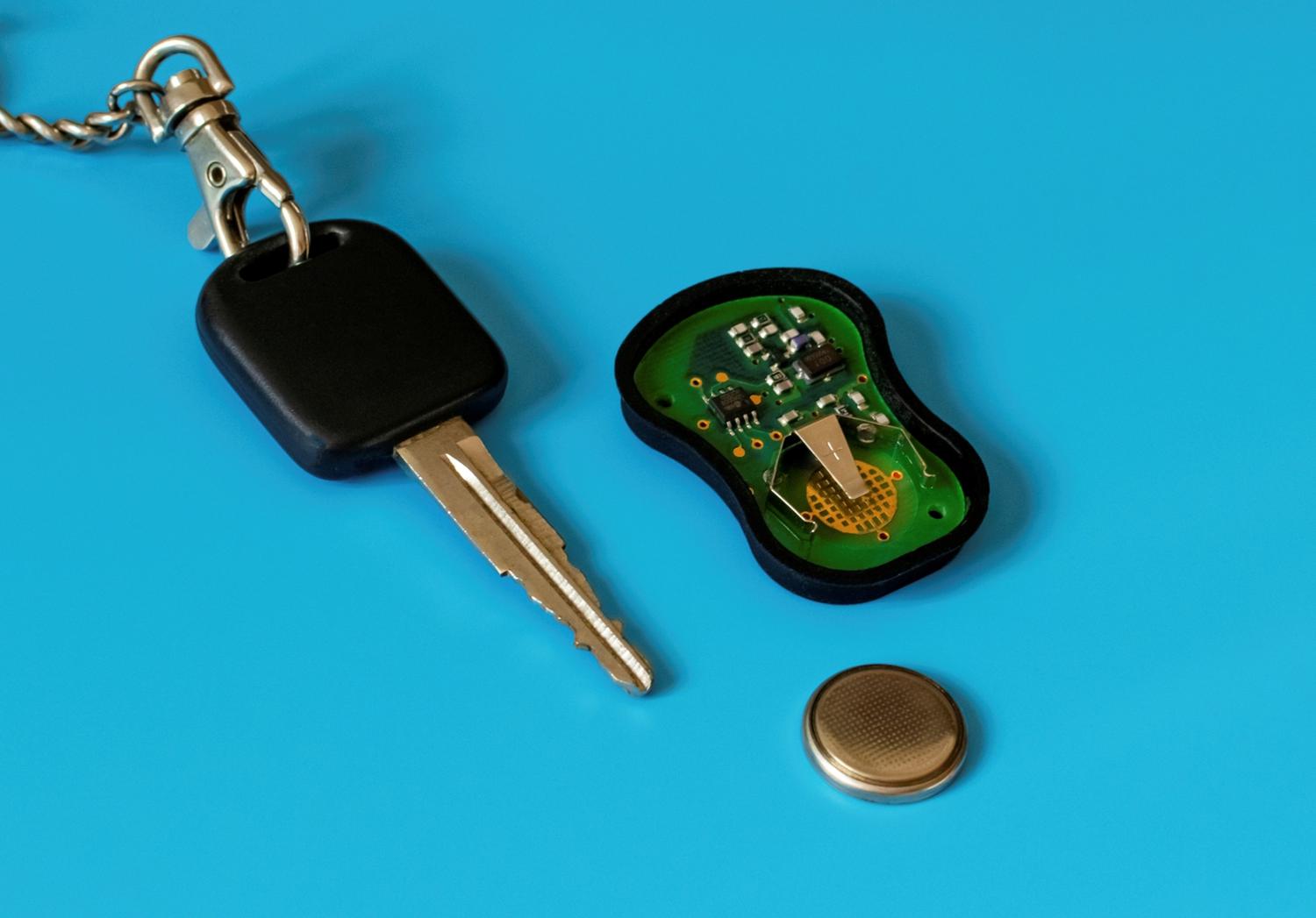 Заміна акумулятора в ключі — що робити, якщо автомобільний пульт відмовляється слухатися?