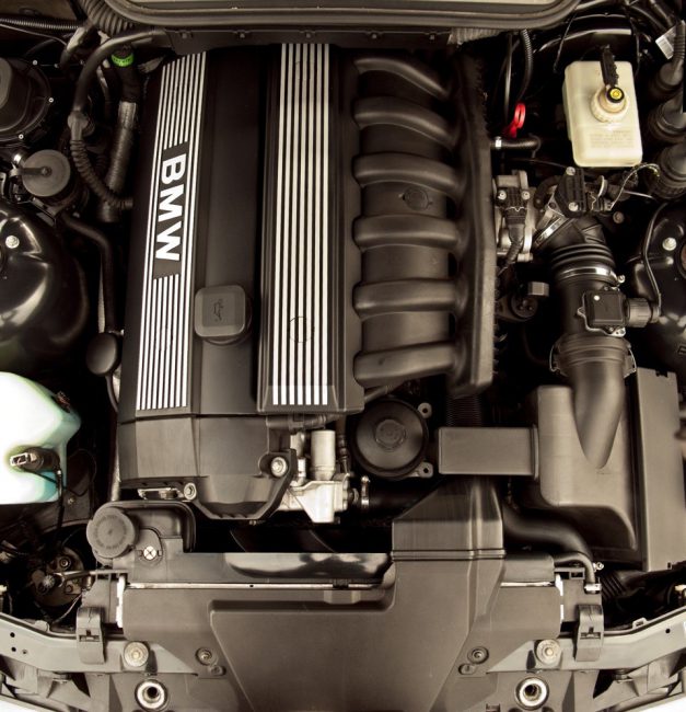 BMW M52B25 motor