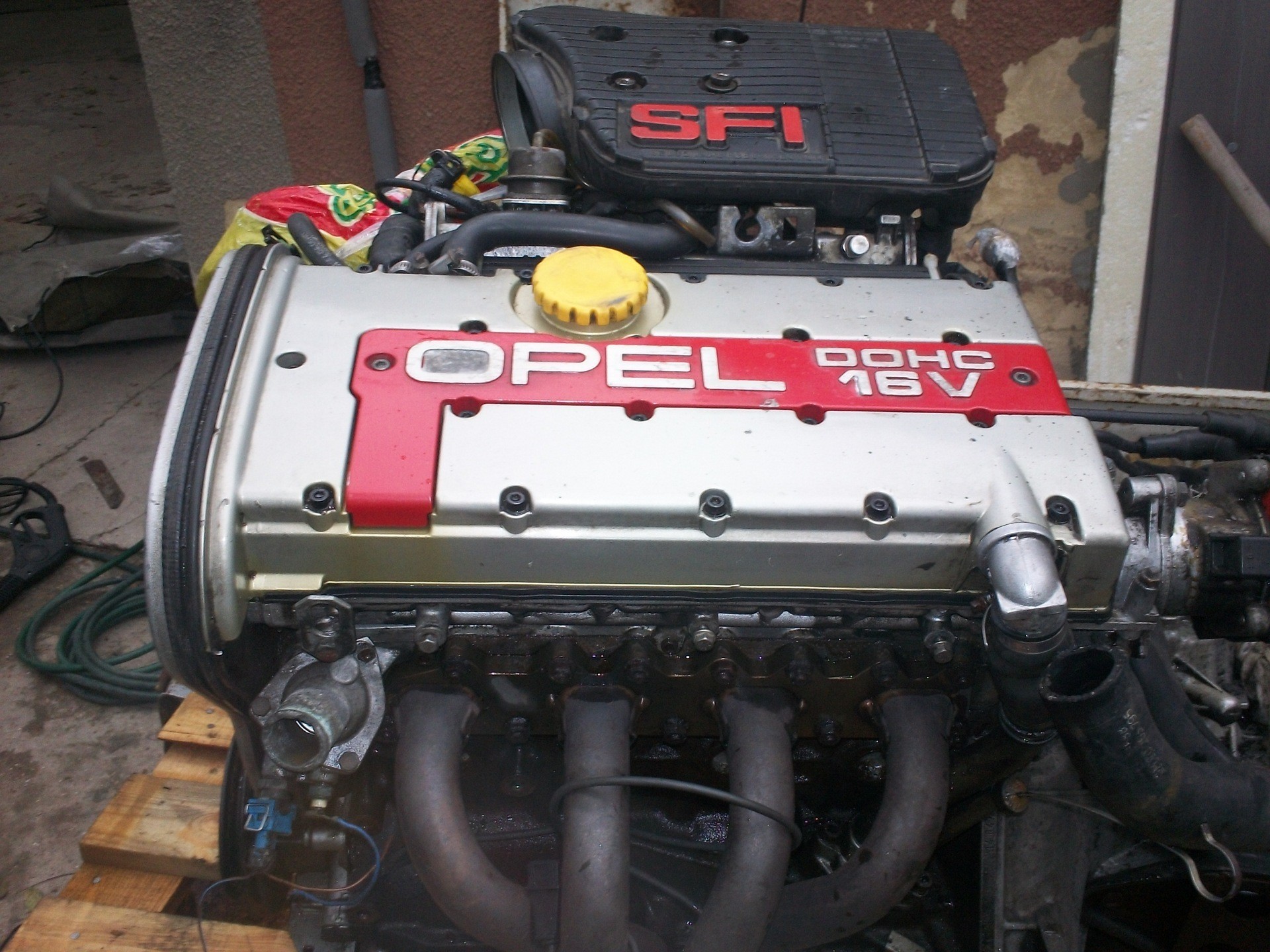 Двигатель Opel C20XE