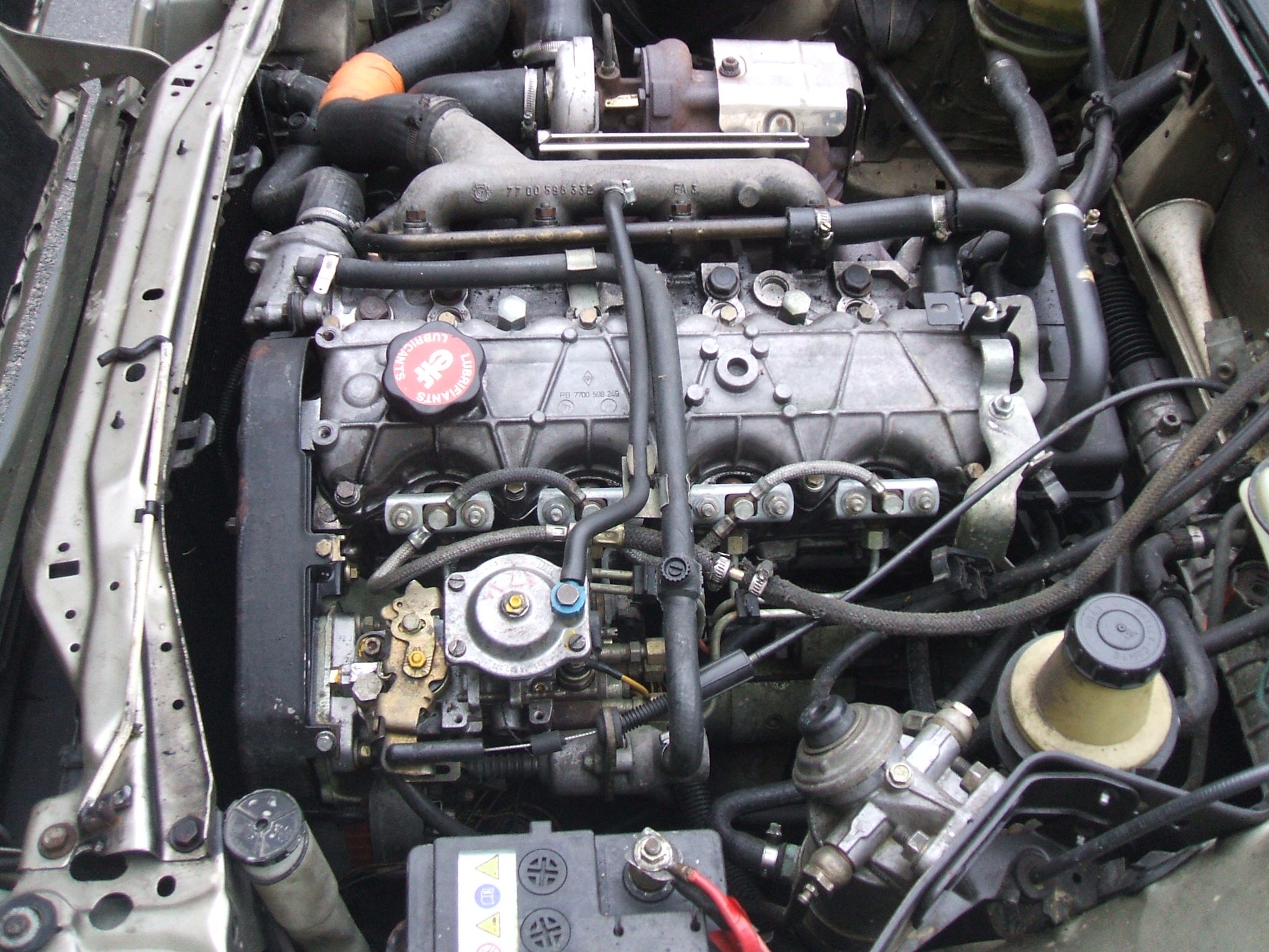 Двигатель Renault J8S