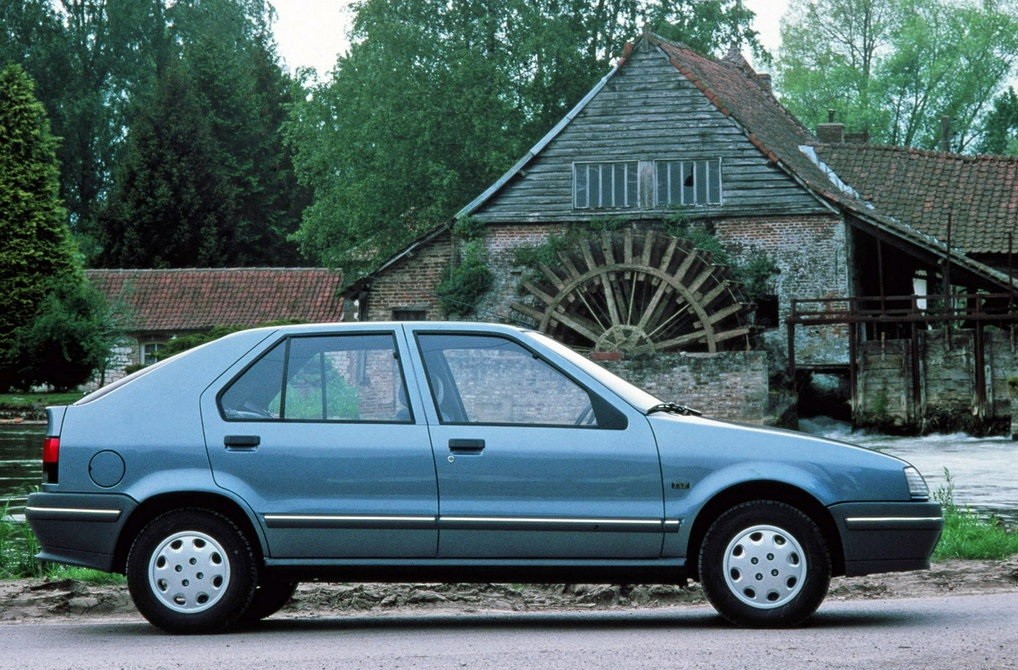 Renault 19 na makina