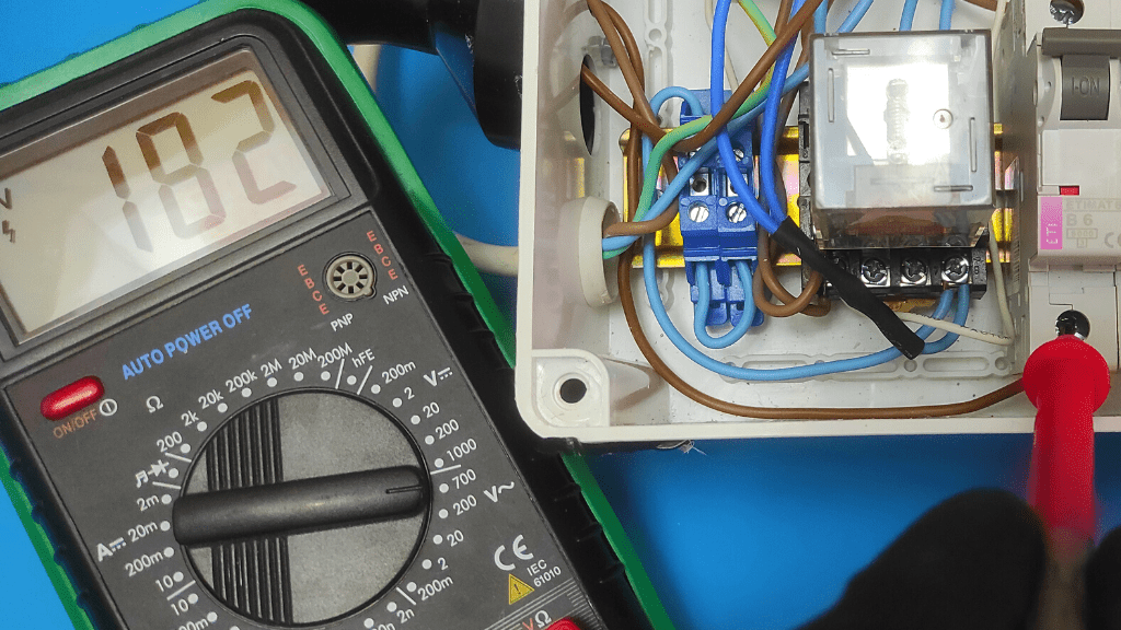 Как проверить автоматический выключатель с помощью мультиметра