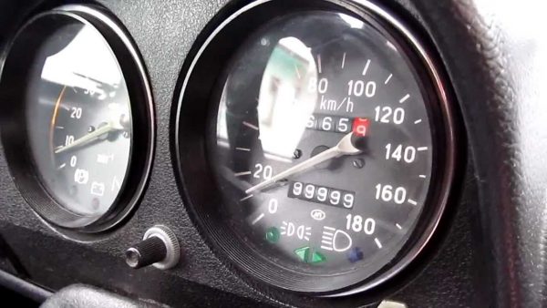 Về đồng hồ tốc độ trên VAZ 2106: từ lựa chọn đến sửa chữa