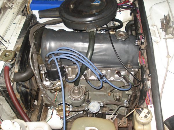 VAZ 2101 发动机的设计特点和维修