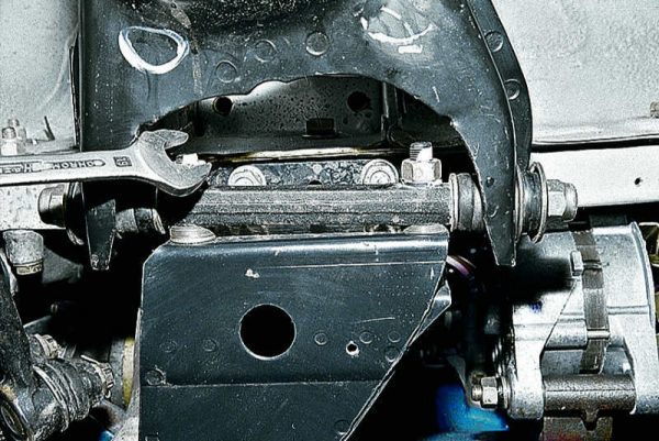 Передняя и задняя подвеска ВАЗ 2106: неисправности, ремонт и модернизация