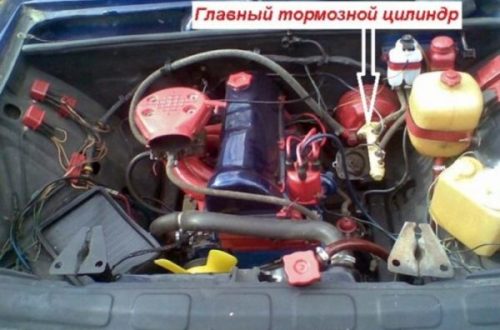 Проверка и замена главного тормозного цилиндра ВАЗ 2106