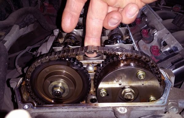 We independently tension the timing chain on the VAZ 2106