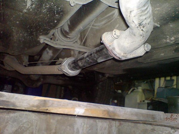 Система выпуска газов автомобиля ВАЗ 2104 — поиск неисправностей и ремонт своими руками