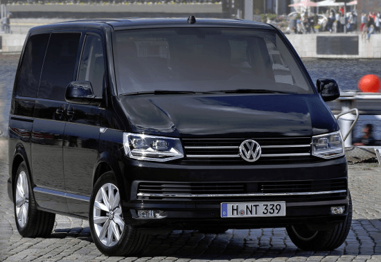 Volkswagen Multivan on tilava dynaaminen auto vaatimattomalla polttoaineenkulutuksella