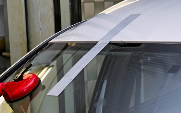 Замена лобового стекла Volkswagen Tiguan своими руками: выбор, ремонт, установка