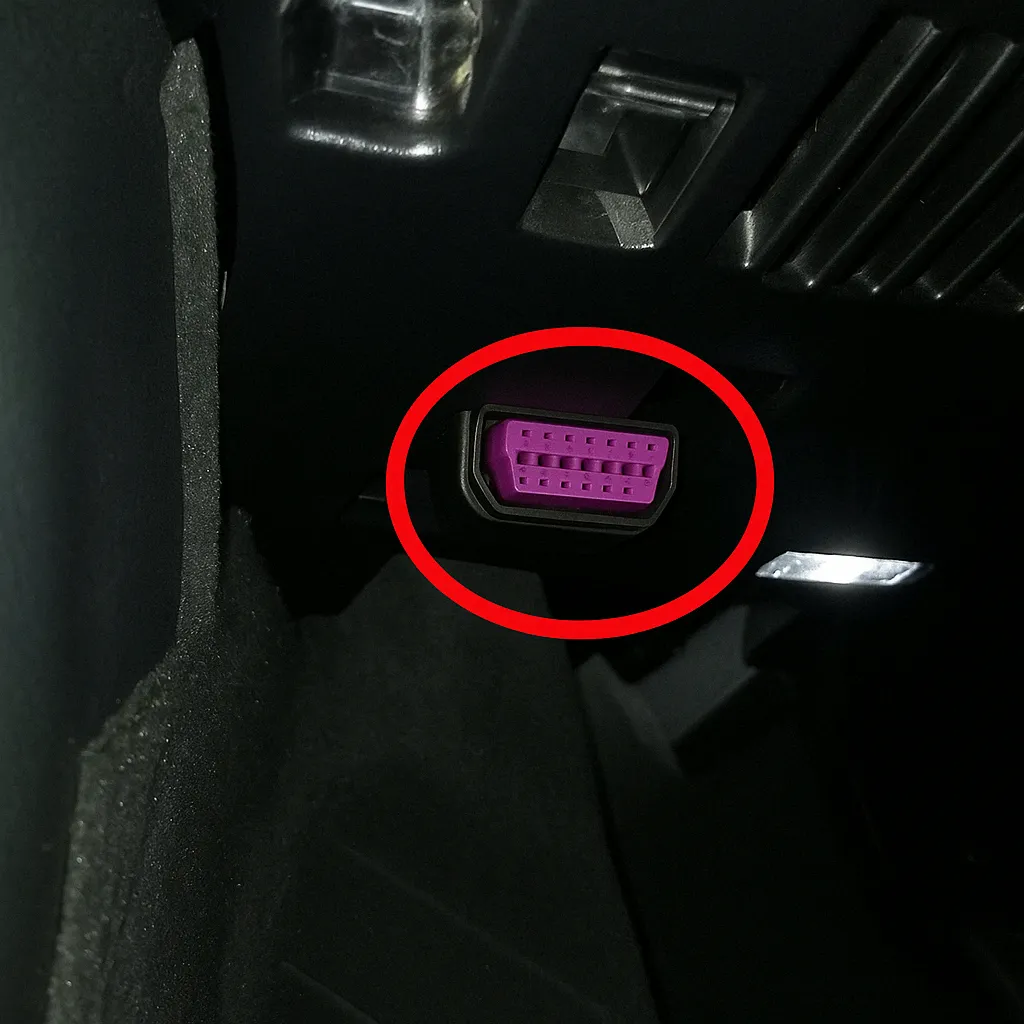 Порт OBD2 в Audi Q7 (4M) (2015–н.в.)