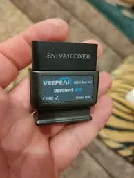 Veepeak OBDCheck BLE+ в руке