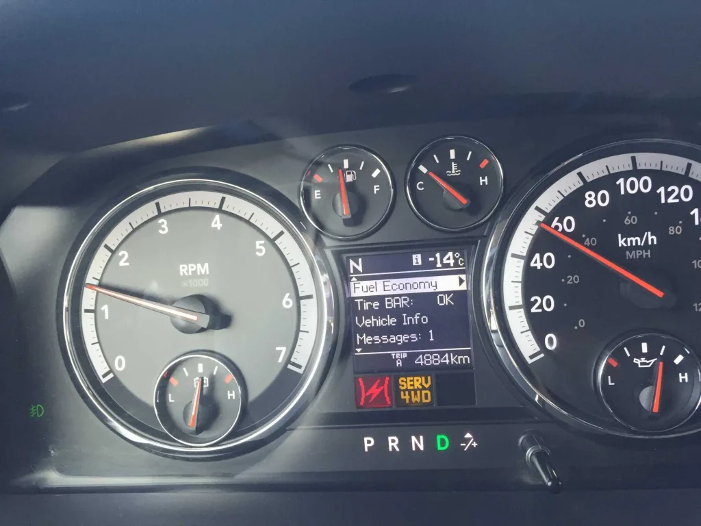 Неисправность цепи индикатора Service AWD / 4WD – ошибка B0765, диагностика и замена
